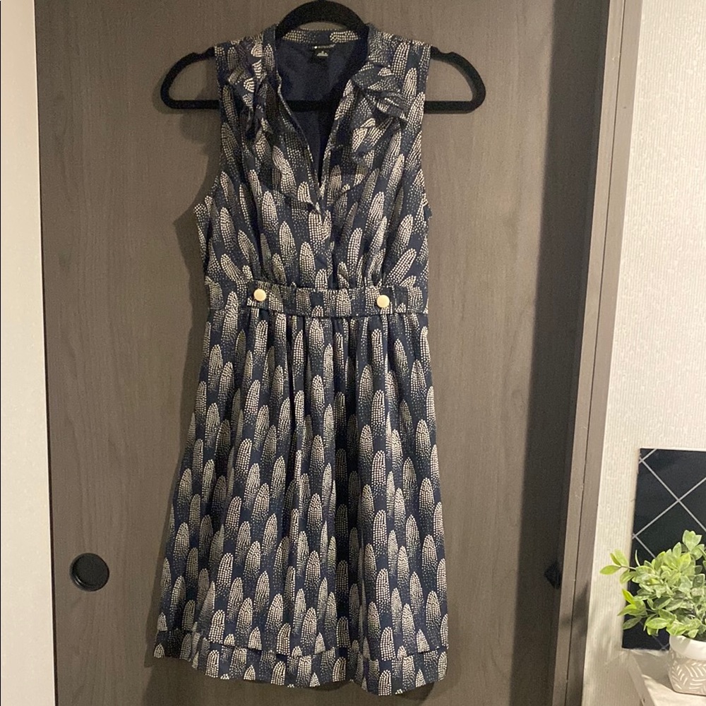 Gray and White Sleeveless Midi Sundress with Notched Collar